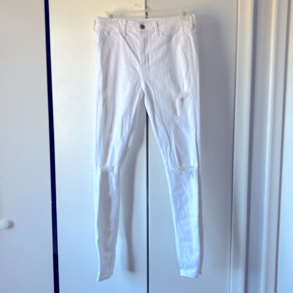 White Hollister High Rise Super Skinny Jeans